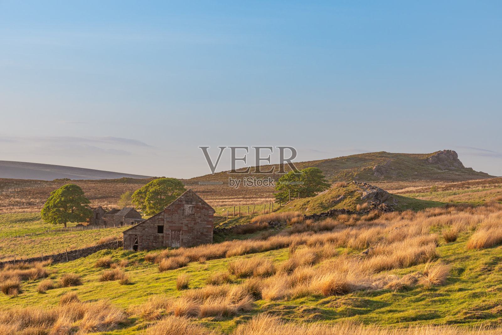 Gib Torr的全景，蟑螂在日落在山顶地区国家公园。照片摄影图片