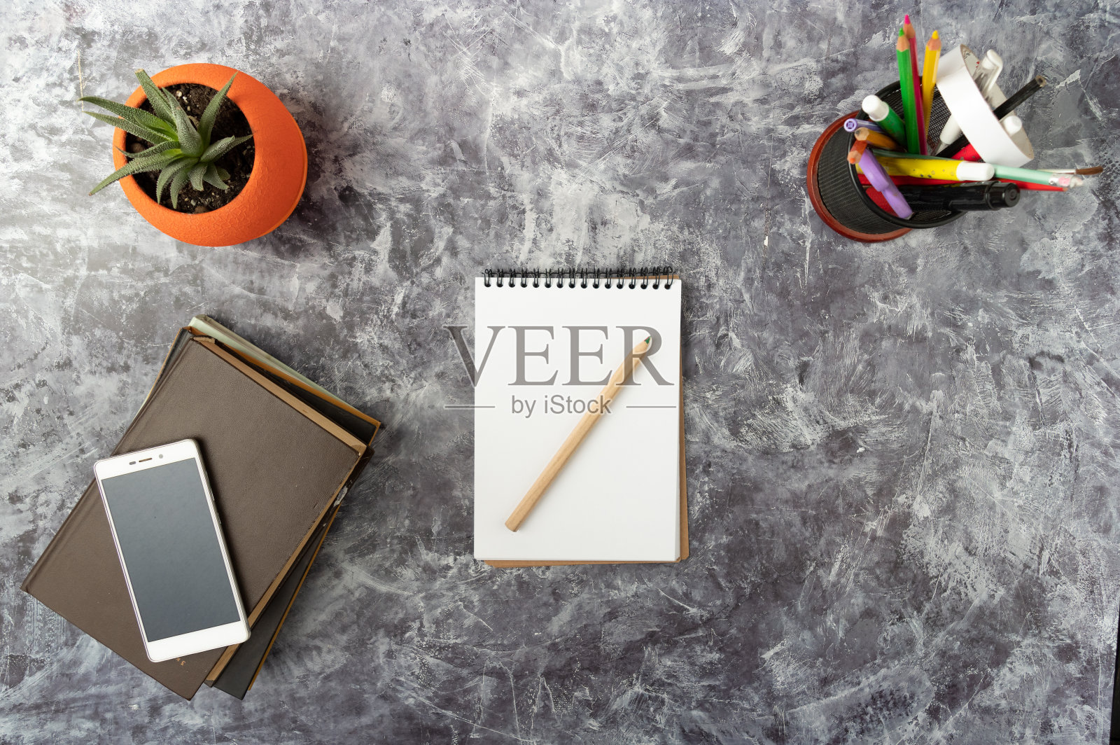 记录计划的笔记本和笔。为计划做准备。照片摄影图片