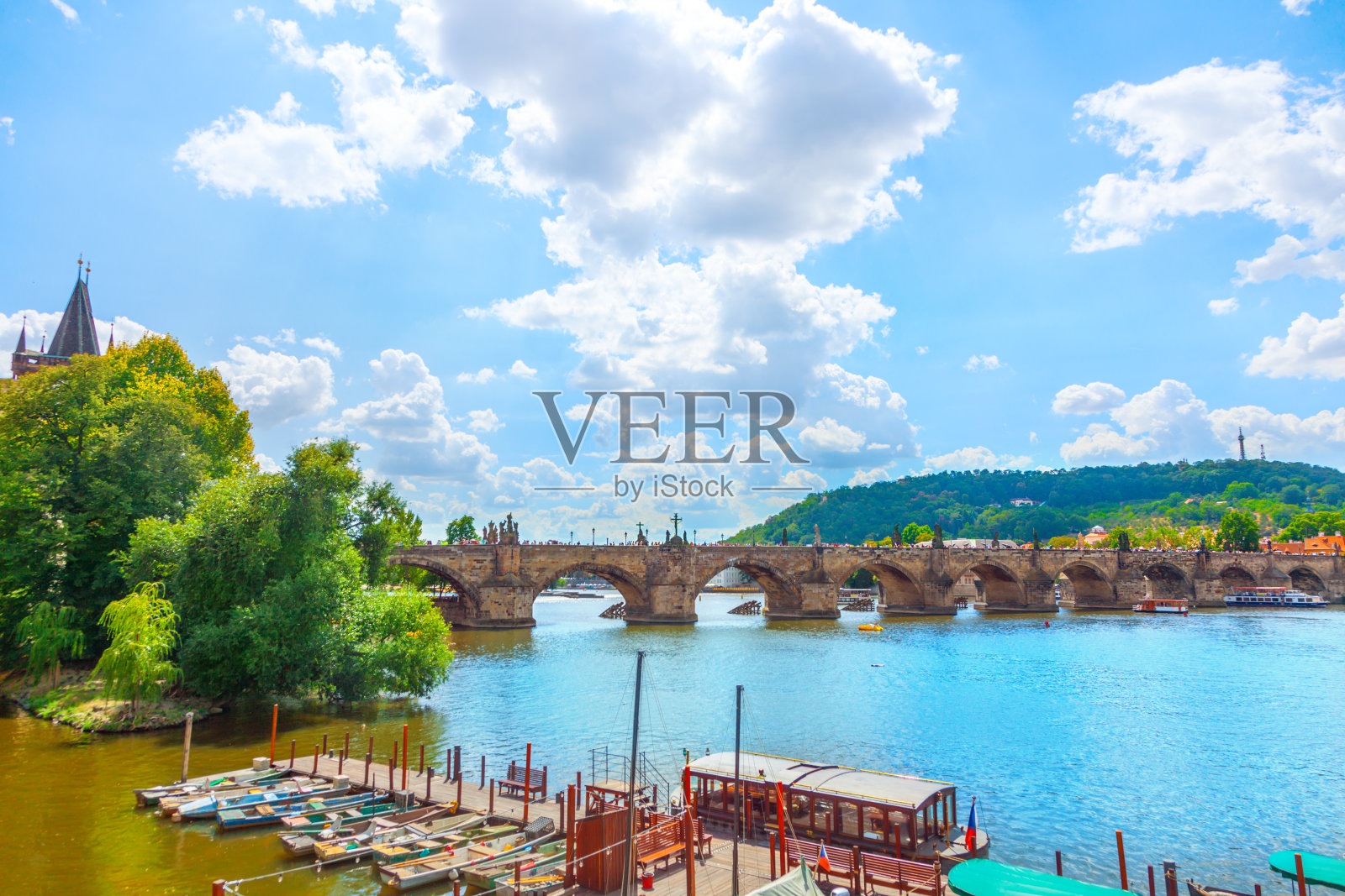 捷克共和国布拉格的查尔斯桥照片摄影图片