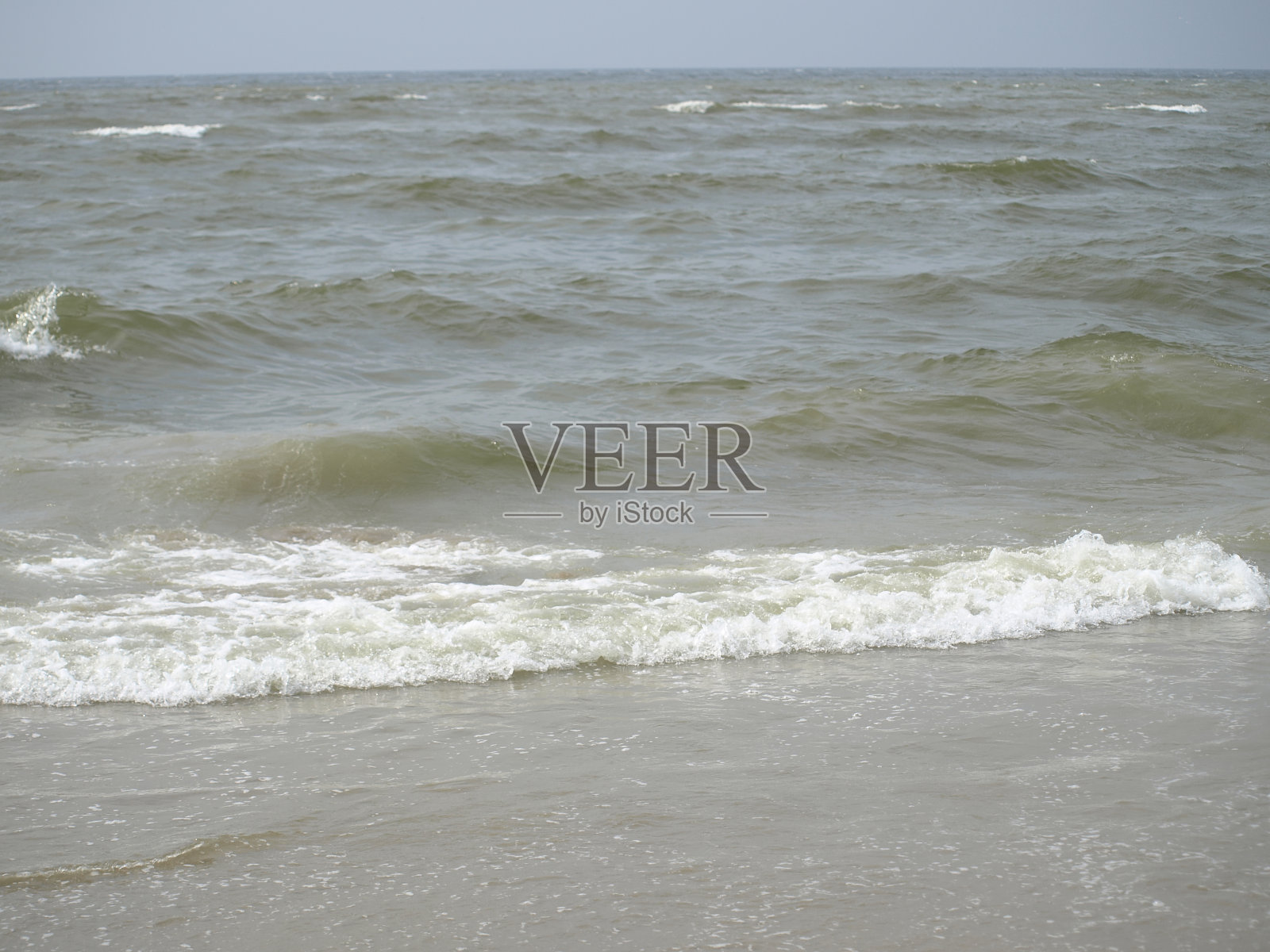 Katwijk/NL北海海滩上平静的海浪照片摄影图片