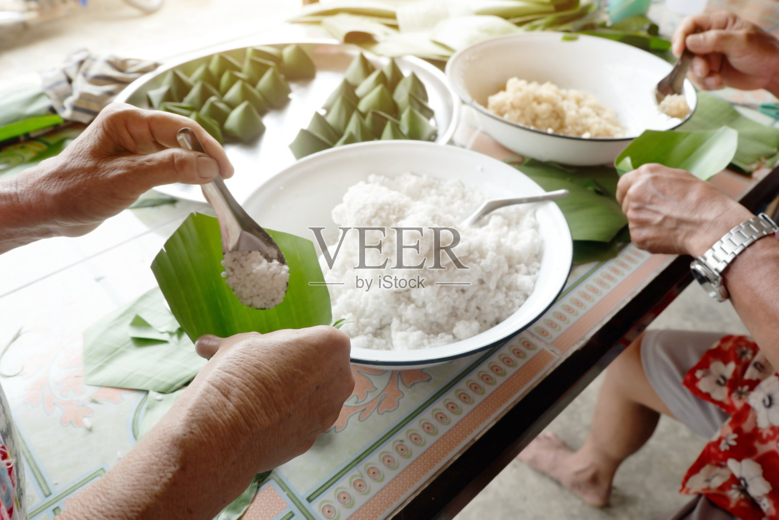 假期的家庭照片摄影图片