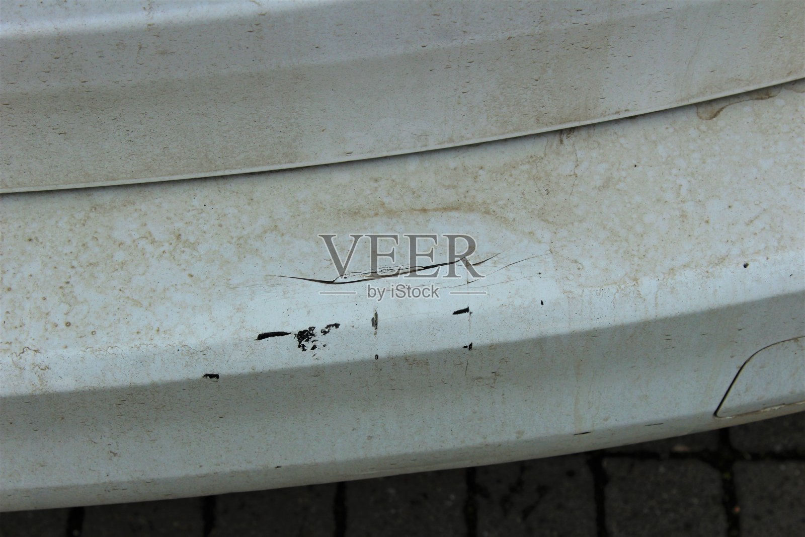 汽车保险杠损坏。照片摄影图片