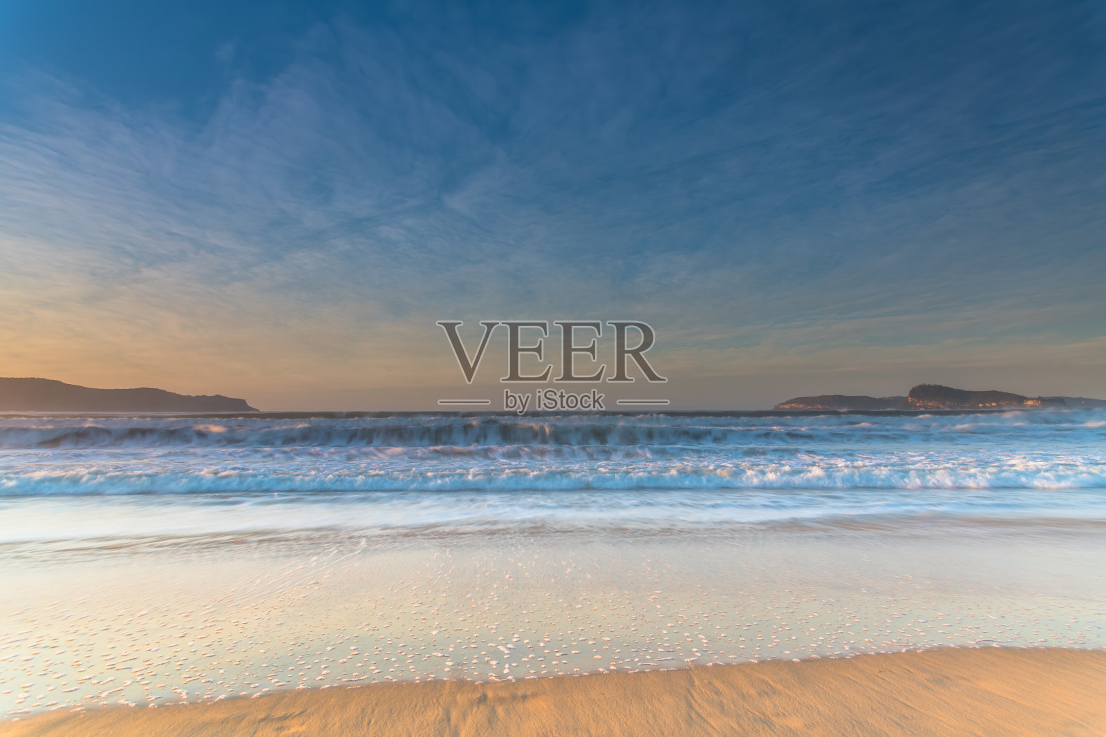 轻高云日出海景照片摄影图片