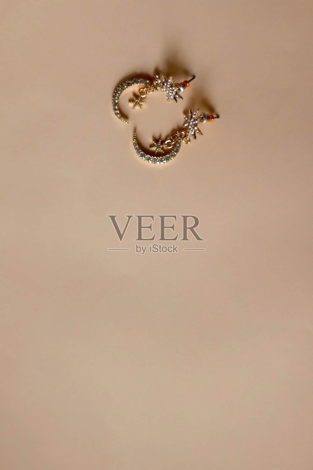 时尚的耳环照片摄影图片