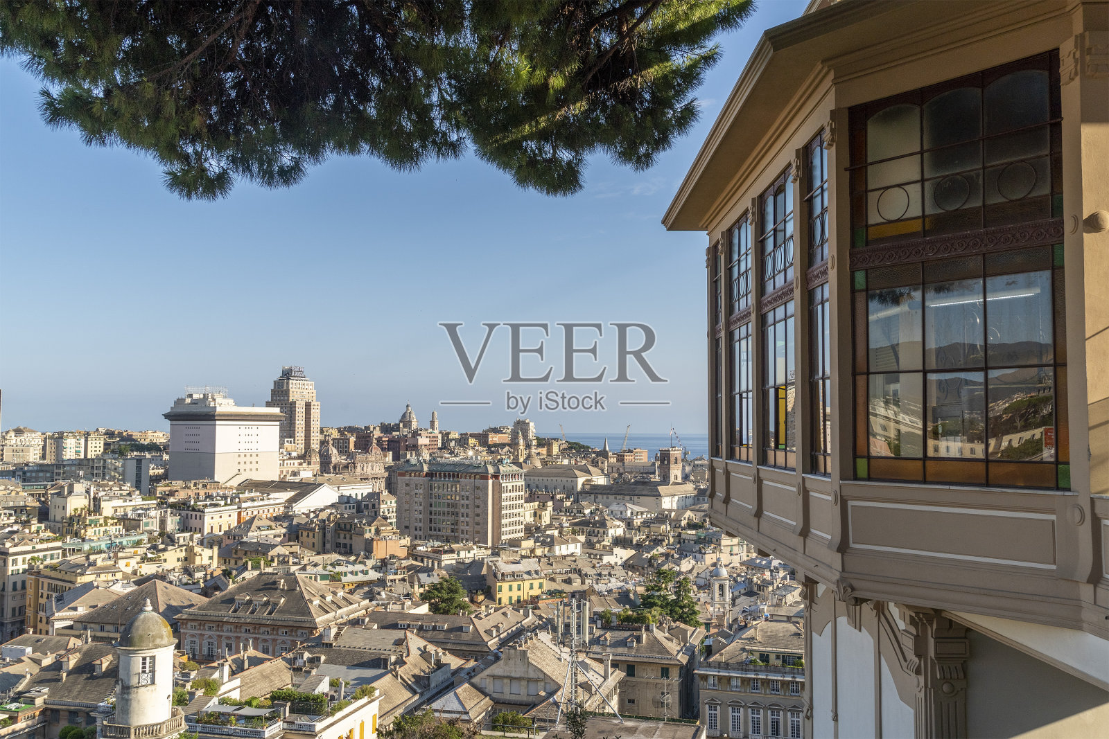 从castelletto电梯俯瞰热那亚城市照片摄影图片