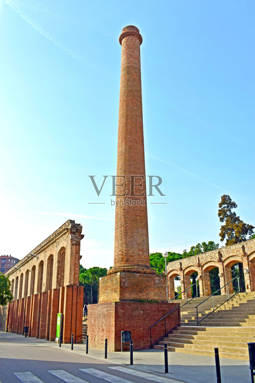 巴塞罗那El Clot公园的壁炉照片摄影图片