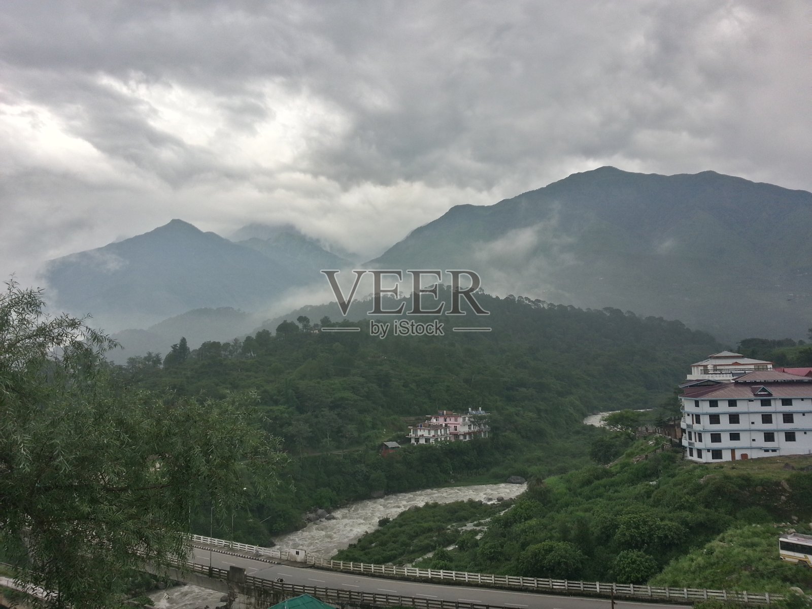 多云山照片摄影图片