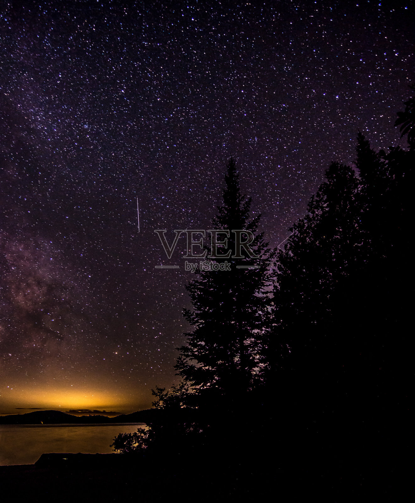 露营时的夜空照片摄影图片