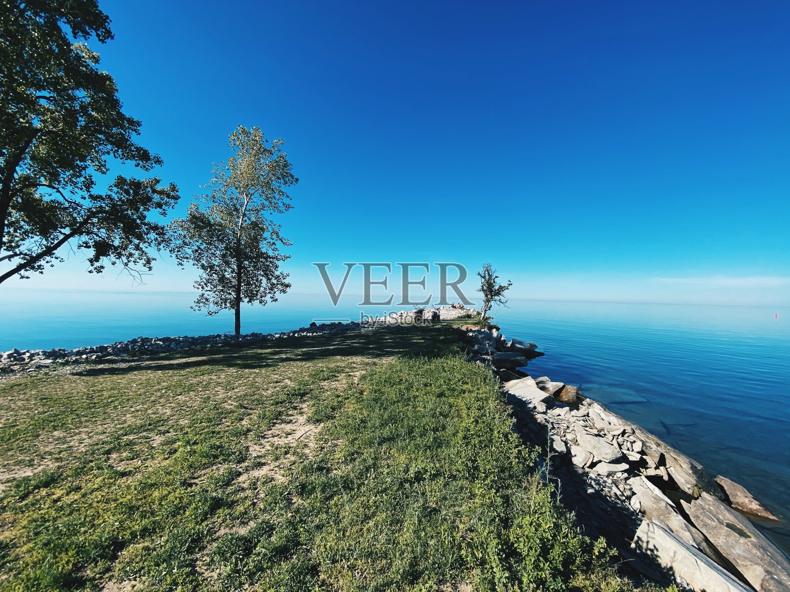 蓝色的天空照片摄影图片