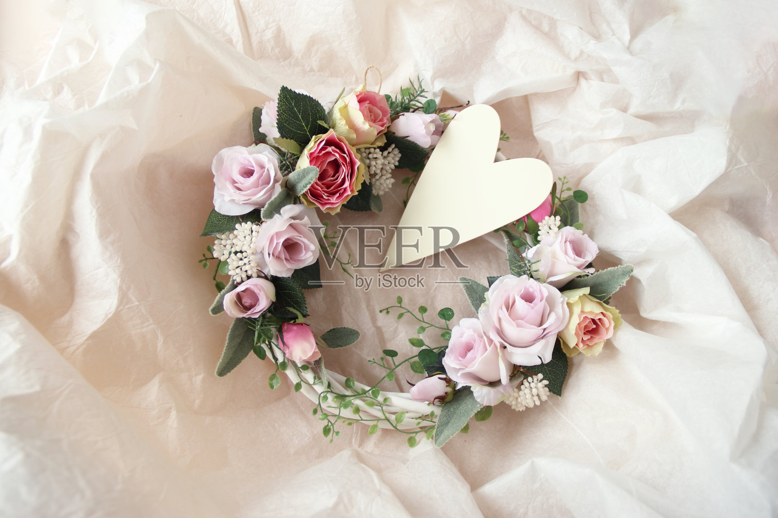 粉色的玫瑰花环照片摄影图片