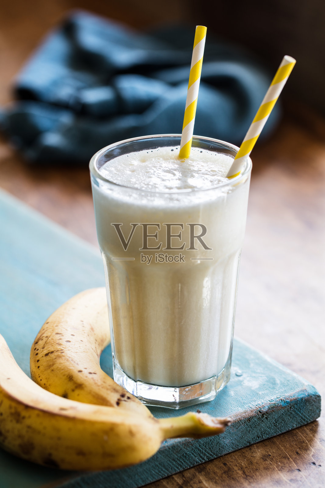 素食友好的香蕉奶昔照片摄影图片