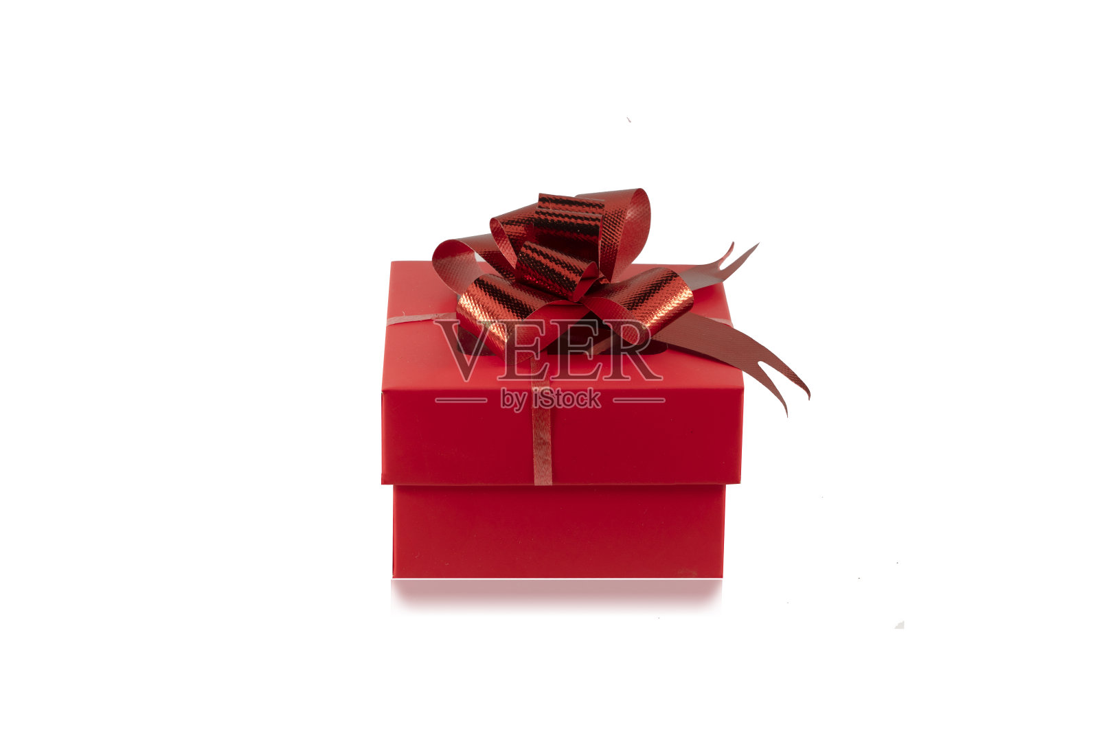 礼品盒，礼物在白色背景上孤立。生日,假期。妇女节，母亲节，结婚纪念日。照片摄影图片