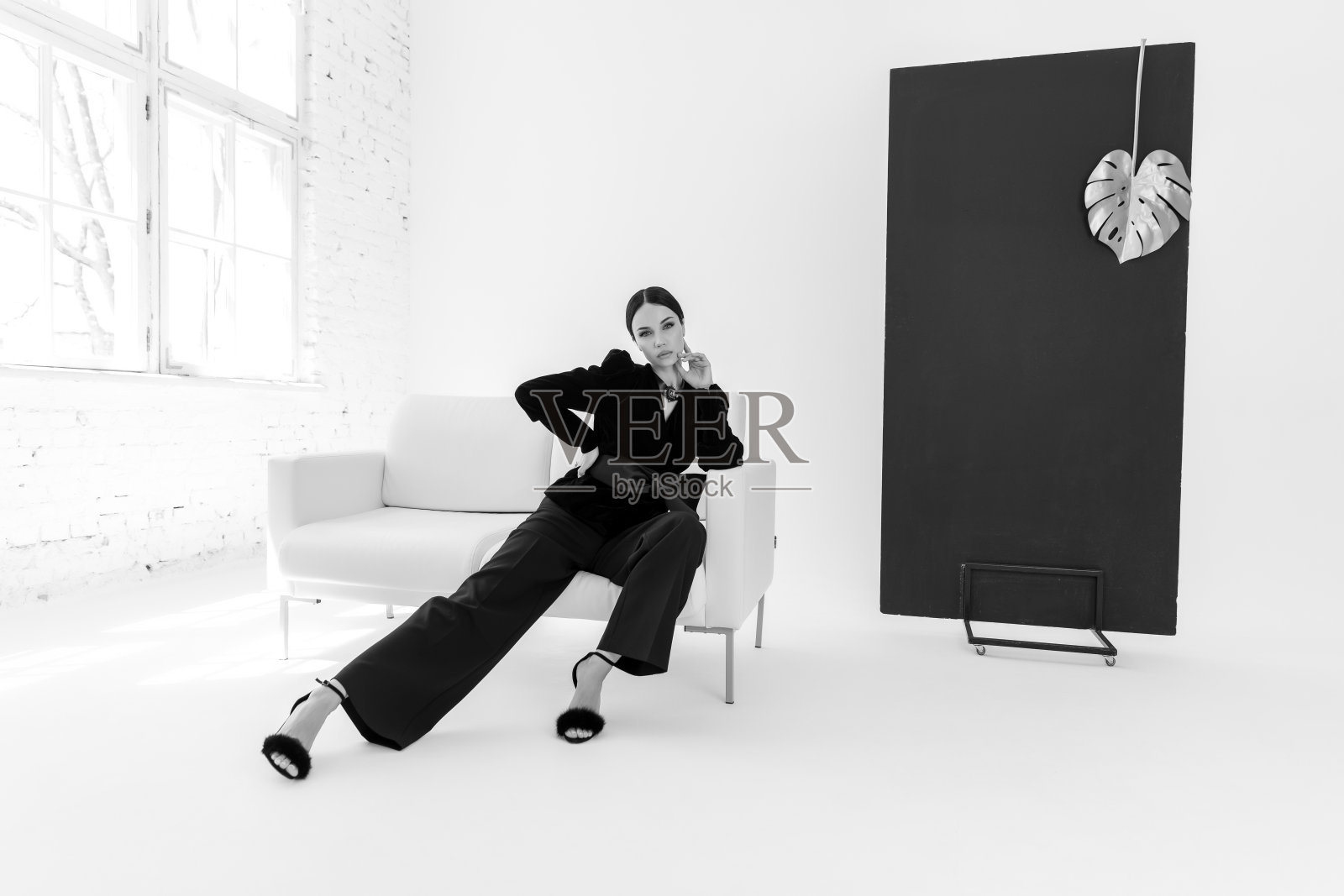 美丽性感完美的女人时尚模特黑发。照片摄影图片