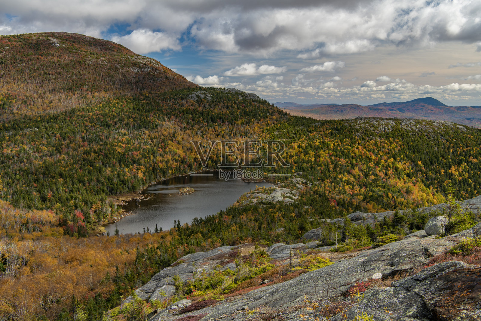 摇摇欲坠的山照片摄影图片