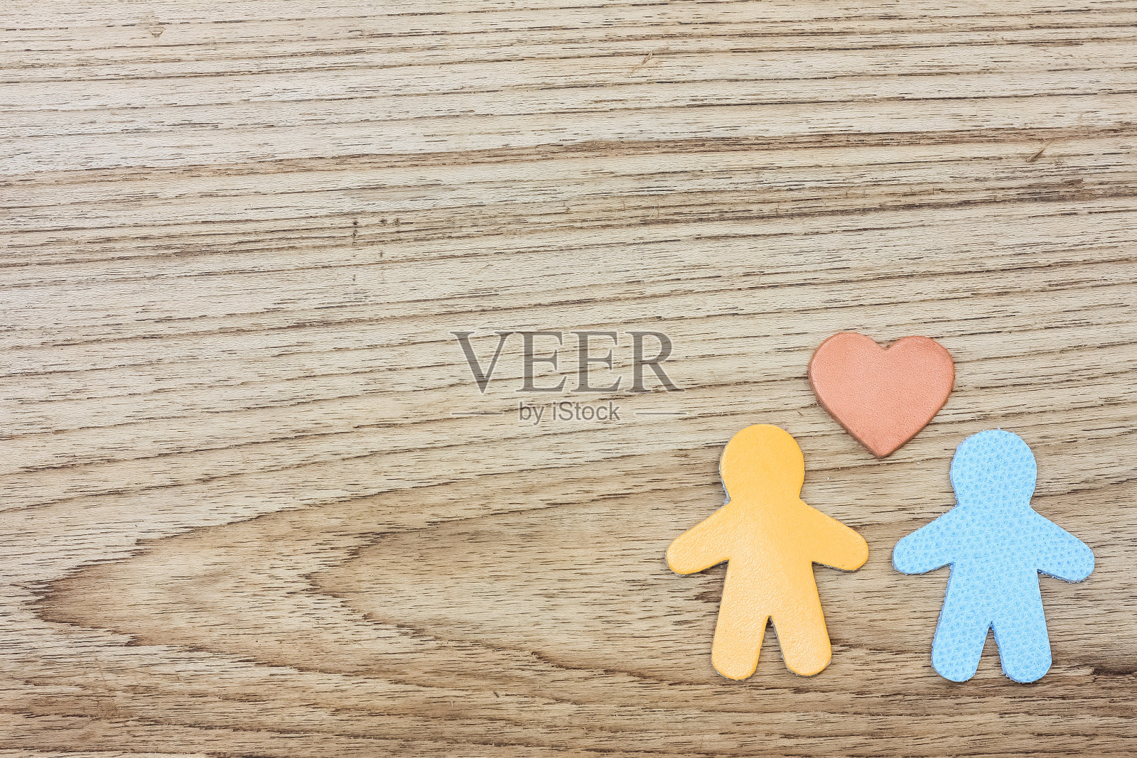 天然皮革人与心木背景与文字空间。爱的概念照片摄影图片