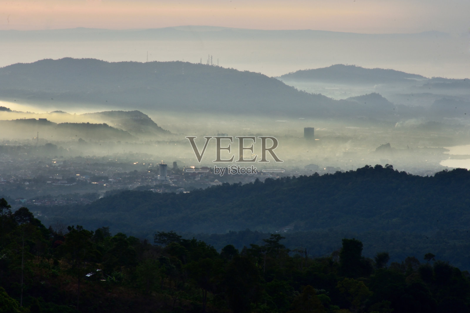 早上在四蓬滨堂照片摄影图片