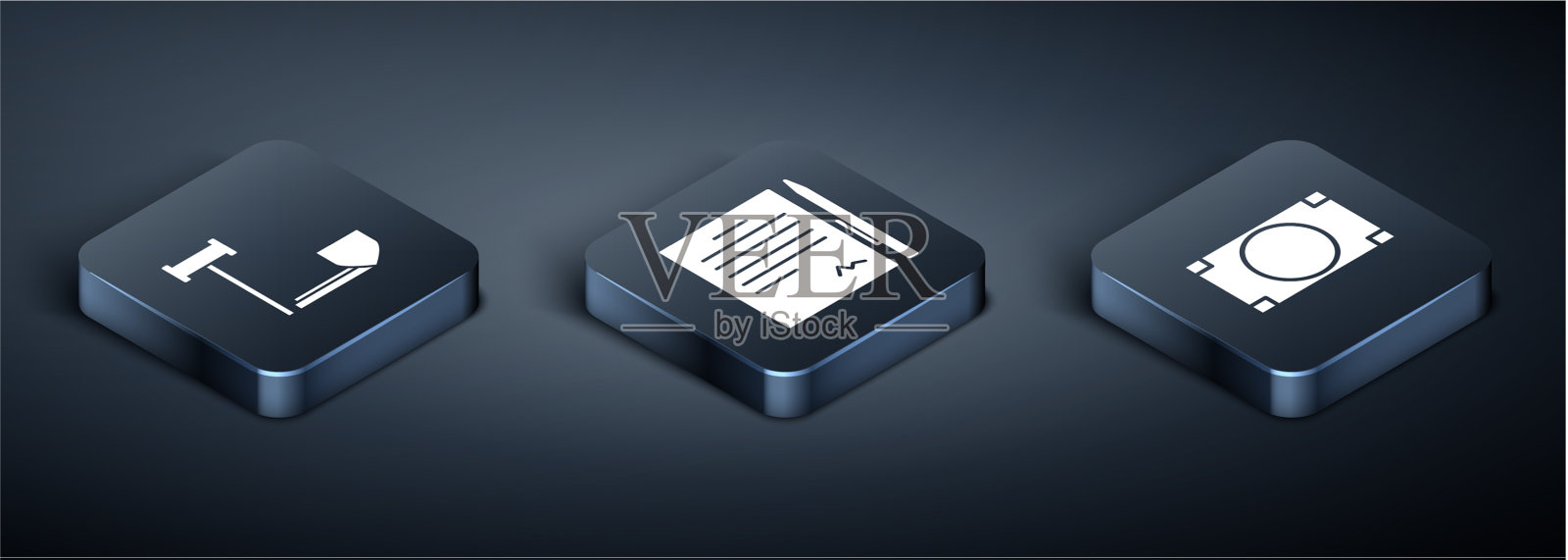 设置等距的法官木槌与盾牌堆叠图标素材