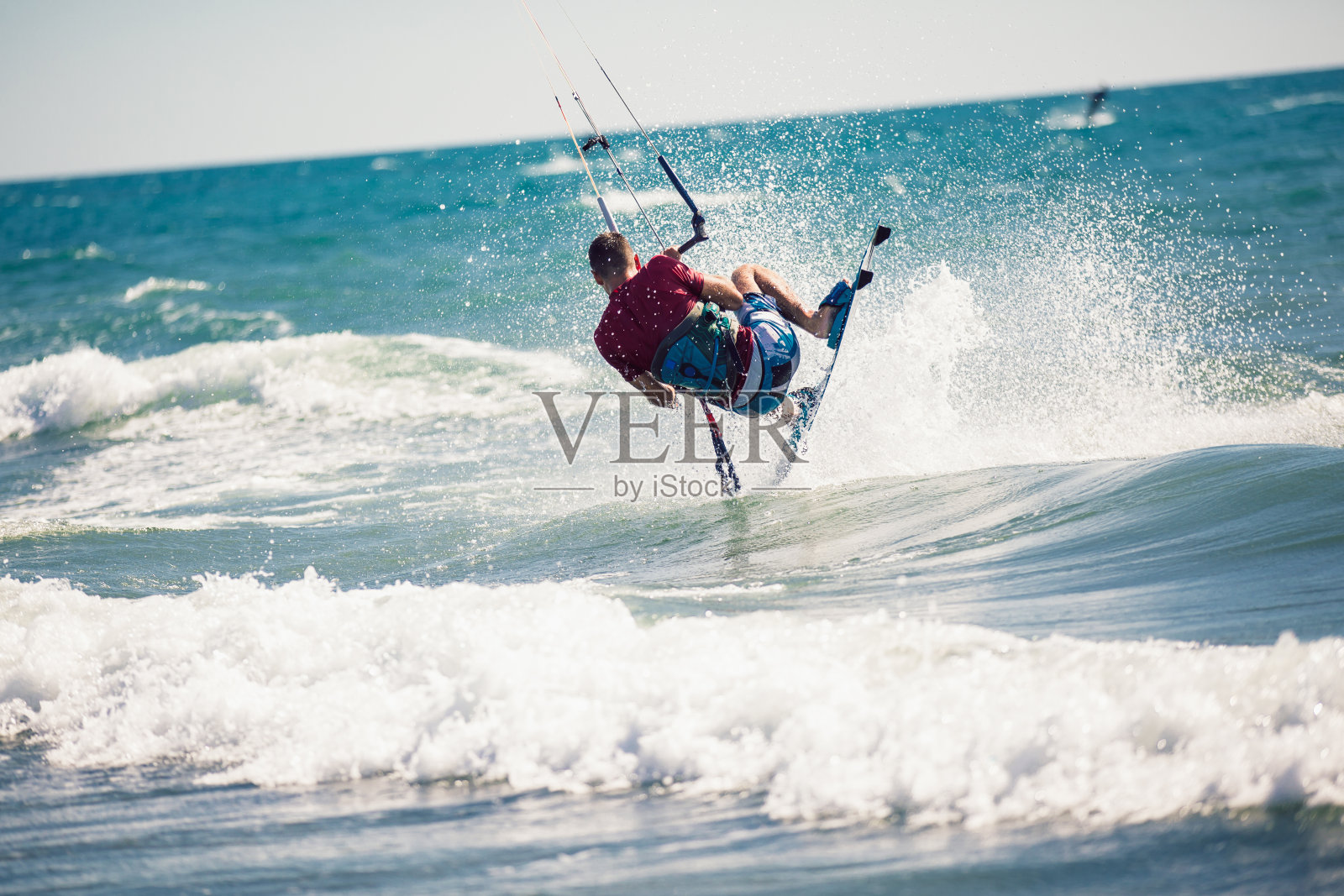 专业的风筝使困难的技巧在一个美丽的背景。照片摄影图片