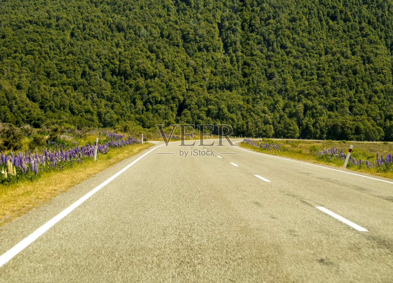 通往高山的路照片摄影图片