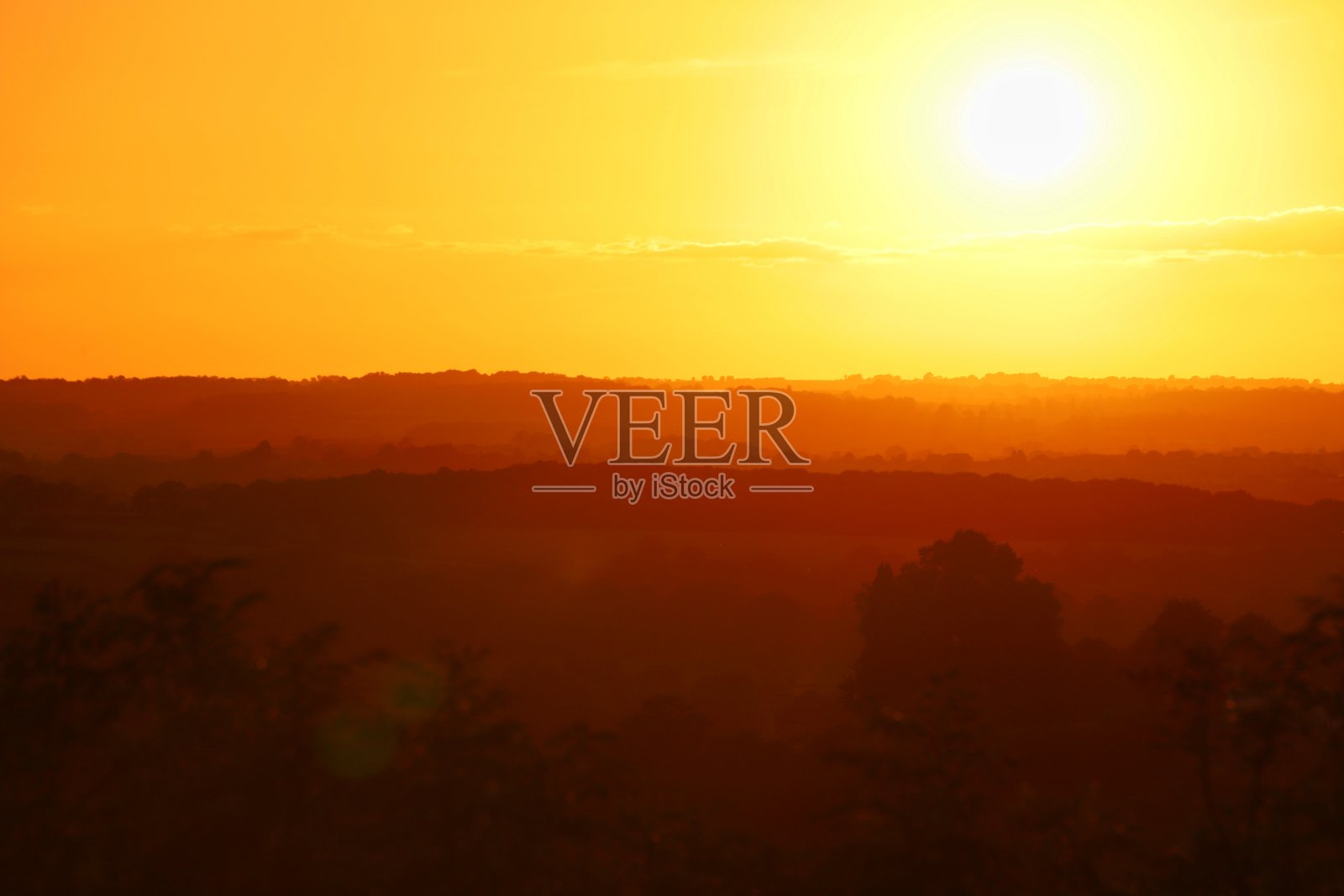 金色的夕阳层照片摄影图片