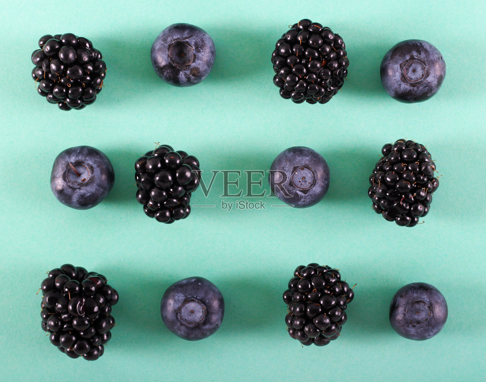 蓝莓和黑莓照片摄影图片