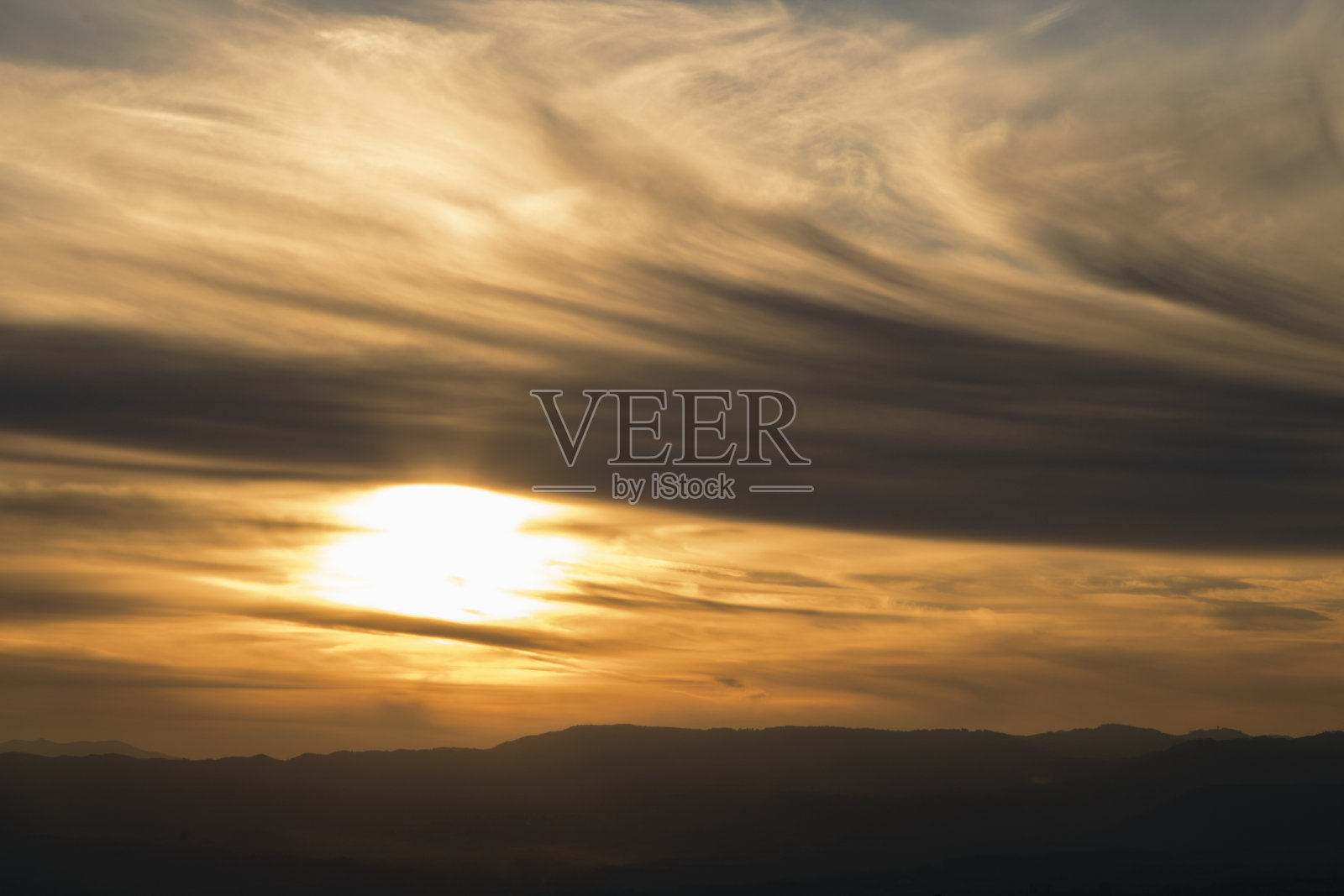 夕阳下的橙色风景照片摄影图片