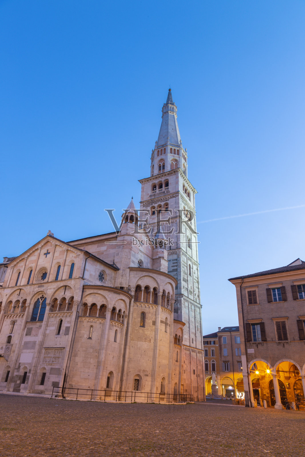 摩德纳-大教堂(圣玛丽亚·阿森塔和圣双子座大教堂)照片摄影图片