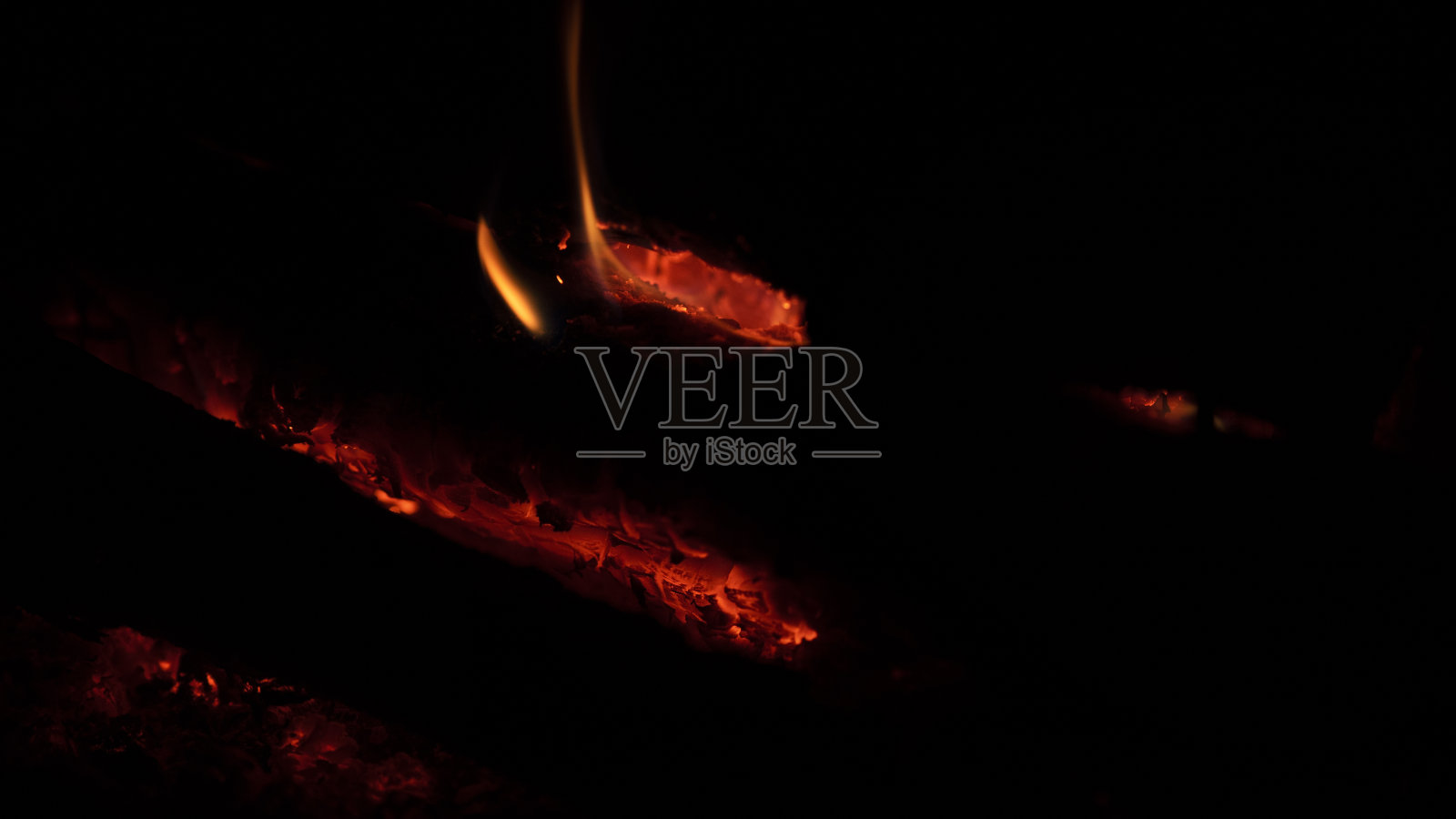 燃烧着的煤炭照片摄影图片