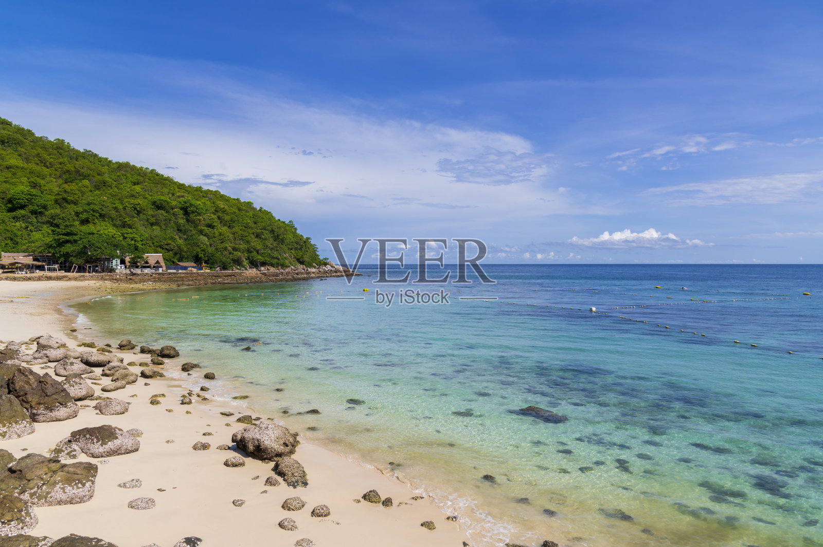 泰国春武里芭堤雅市拉恩岛桑湾海滩热带白色沙滩和大海照片摄影图片