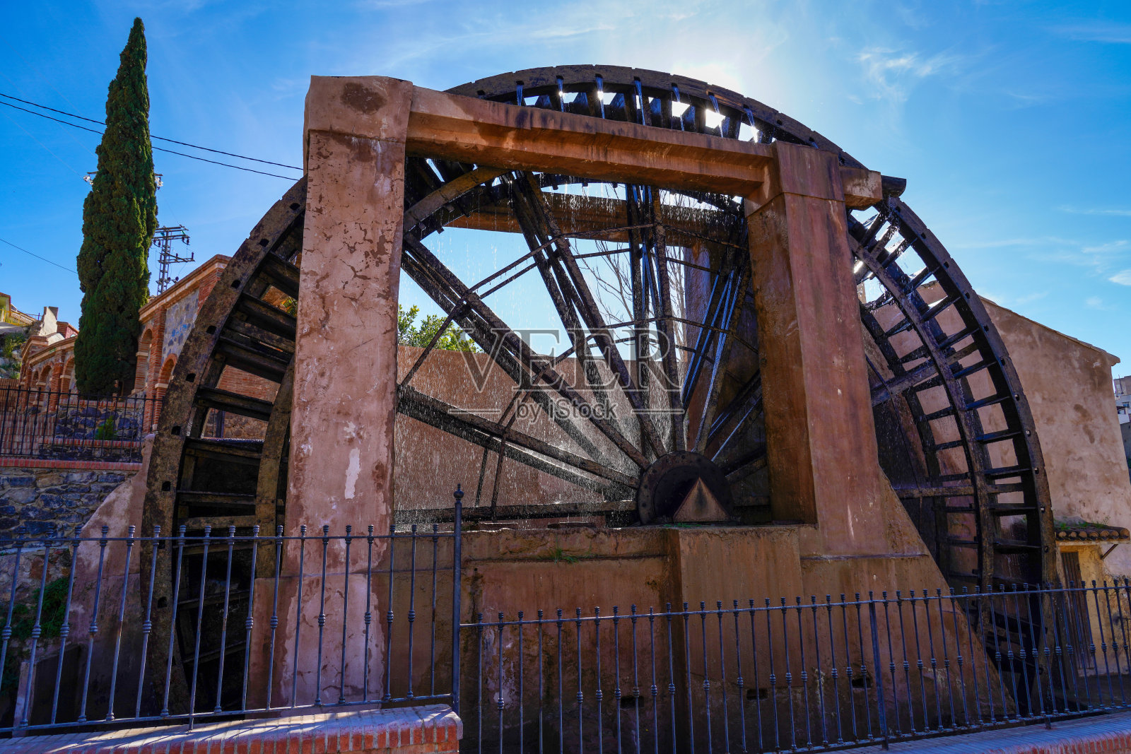 古老的阿拉伯磨坊，位于西班牙欧洲穆尔西亚地区的阿巴兰村照片摄影图片