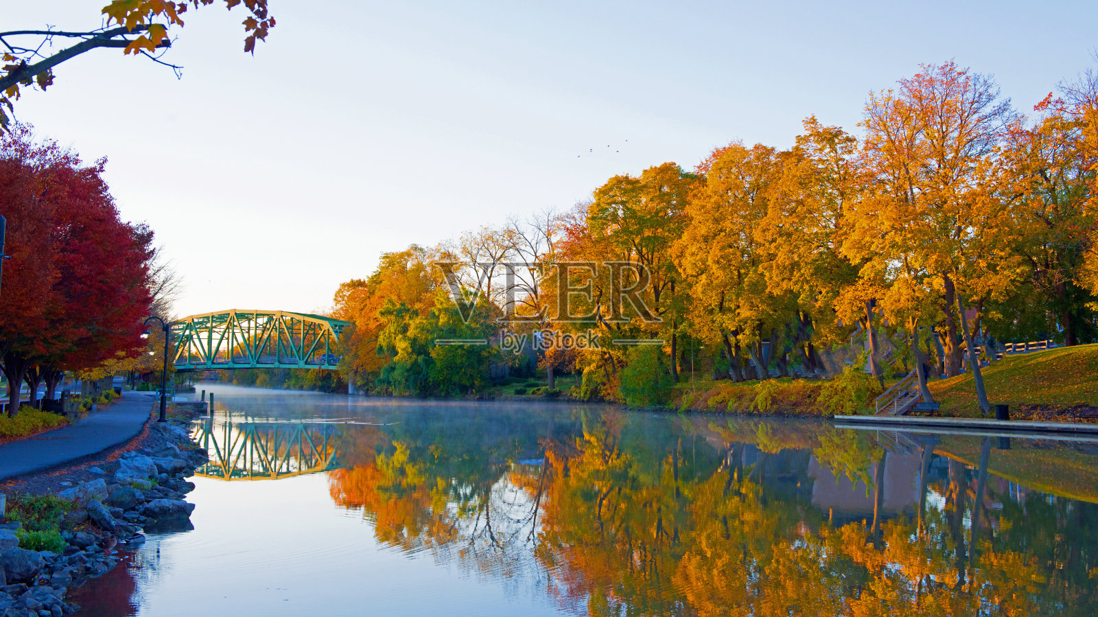 横跨伊利运河-匹兹堡的大桥照片摄影图片