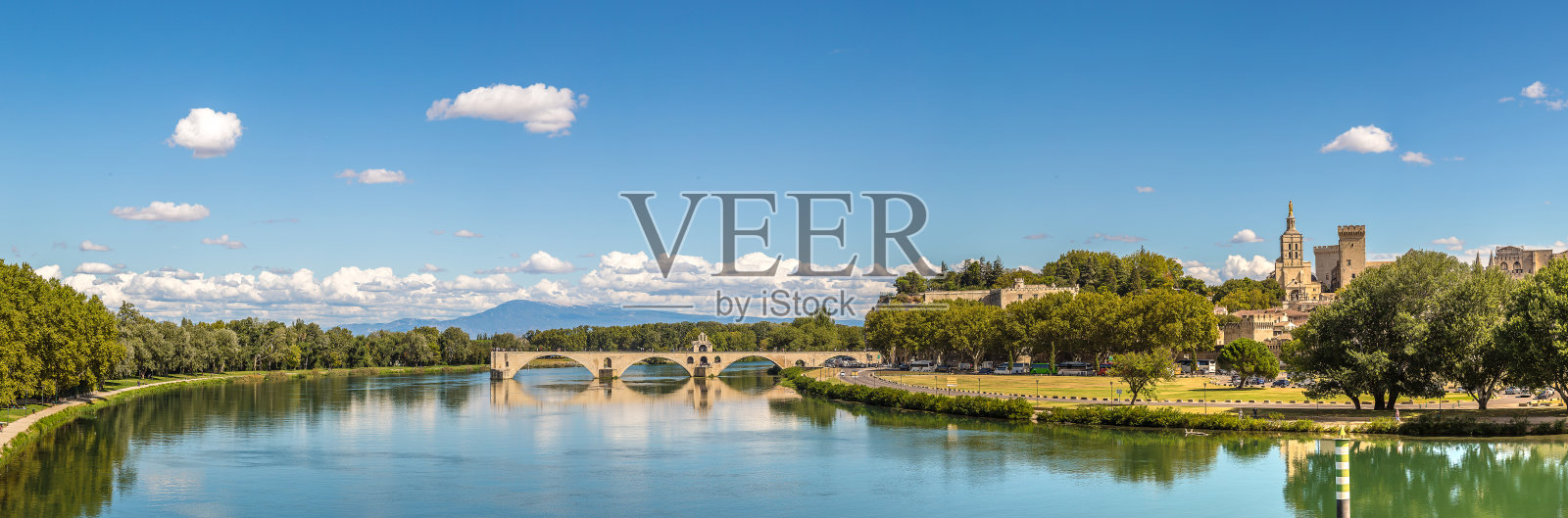 阿维尼翁的圣贝内塞特桥照片摄影图片