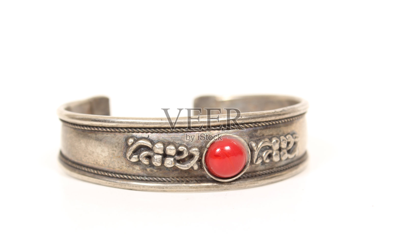 老式手工制作手镯照片摄影图片