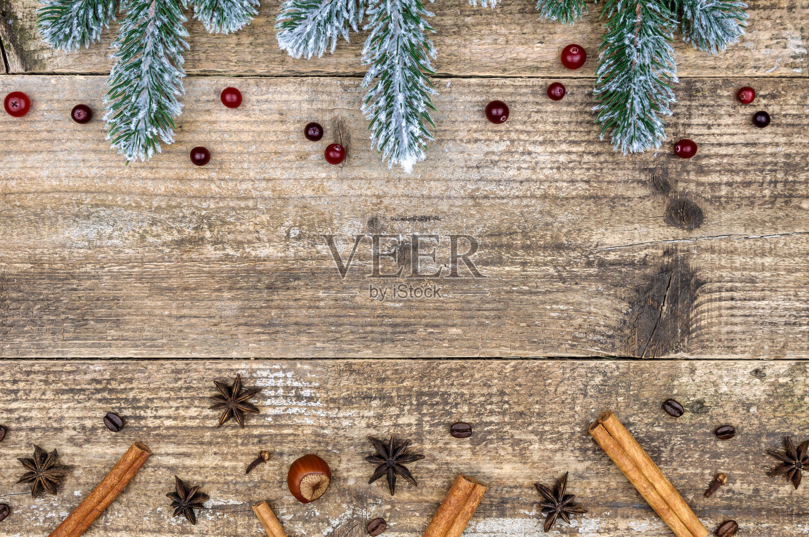 圣诞节的节日装饰和香料。冬季装饰照片摄影图片