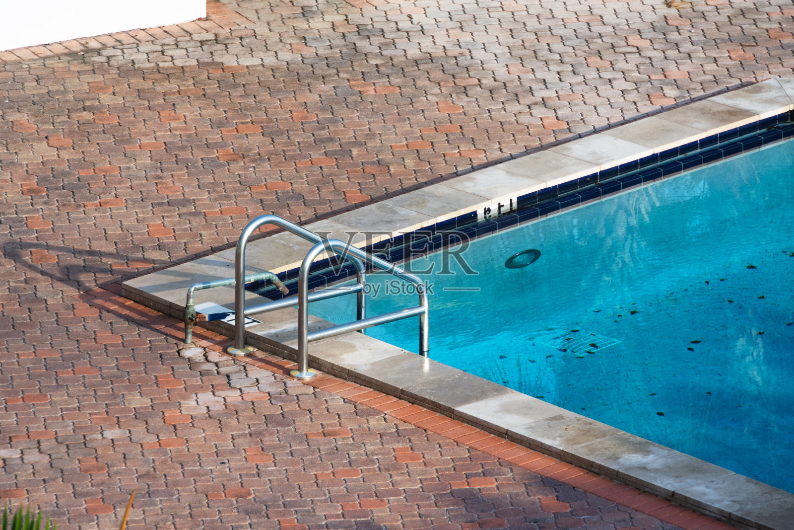 佛罗里达迈阿密的空游泳池照片摄影图片