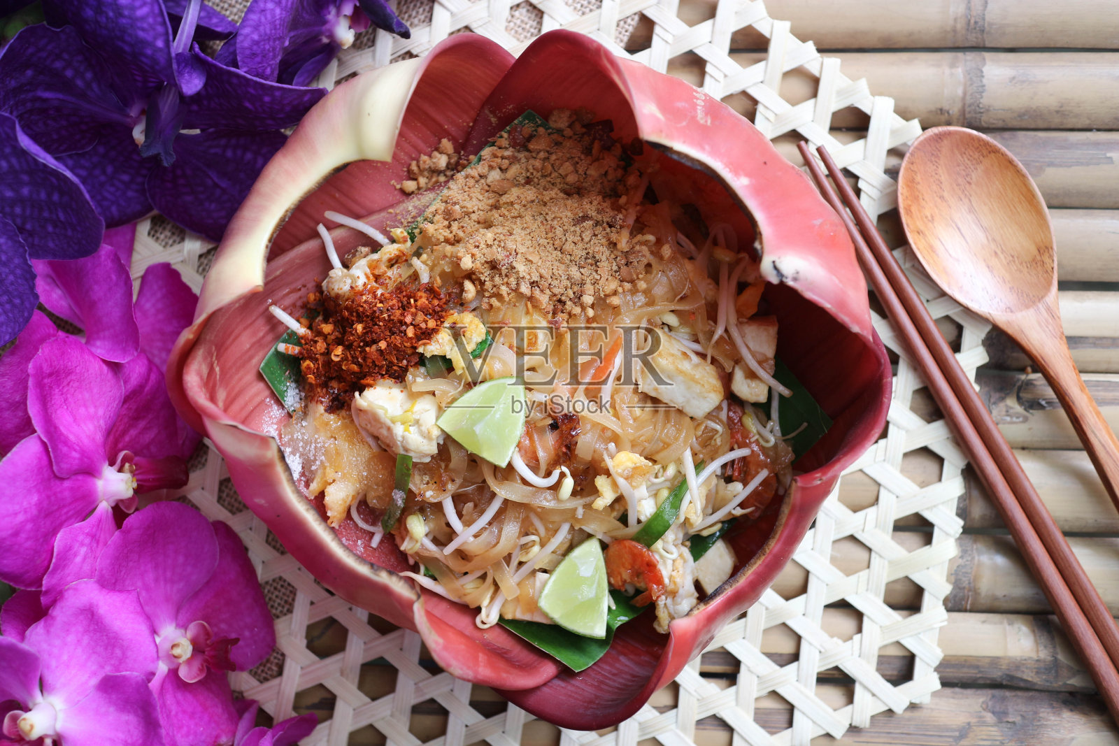 泰式炒面泰式炒面泰式炒面泰式炒面泰式炒面泰式炒面泰式炒面照片摄影图片