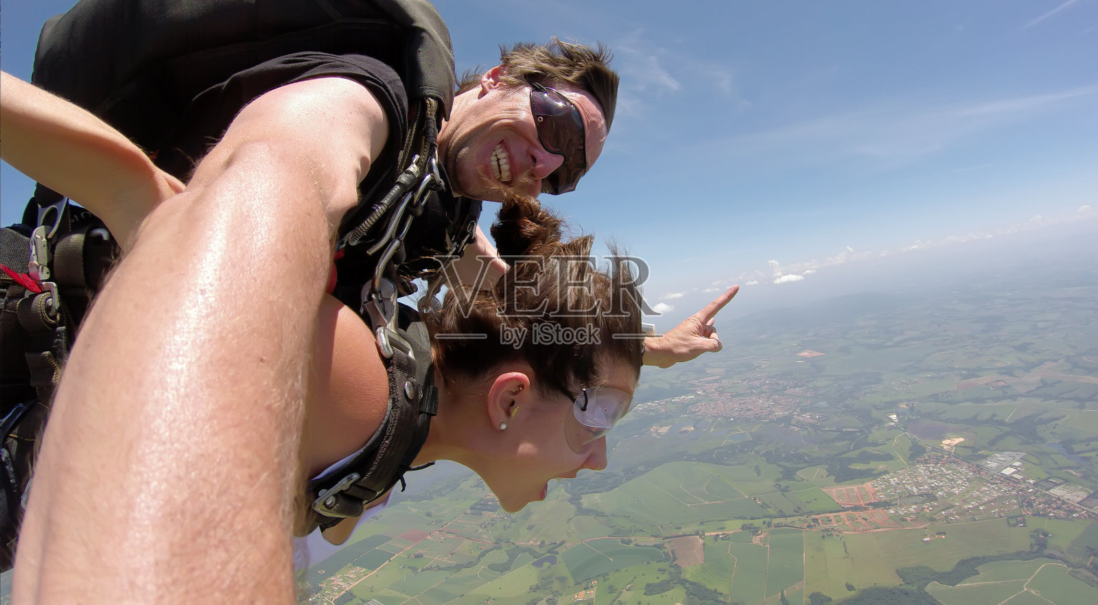 跳伞串联有问题照片摄影图片