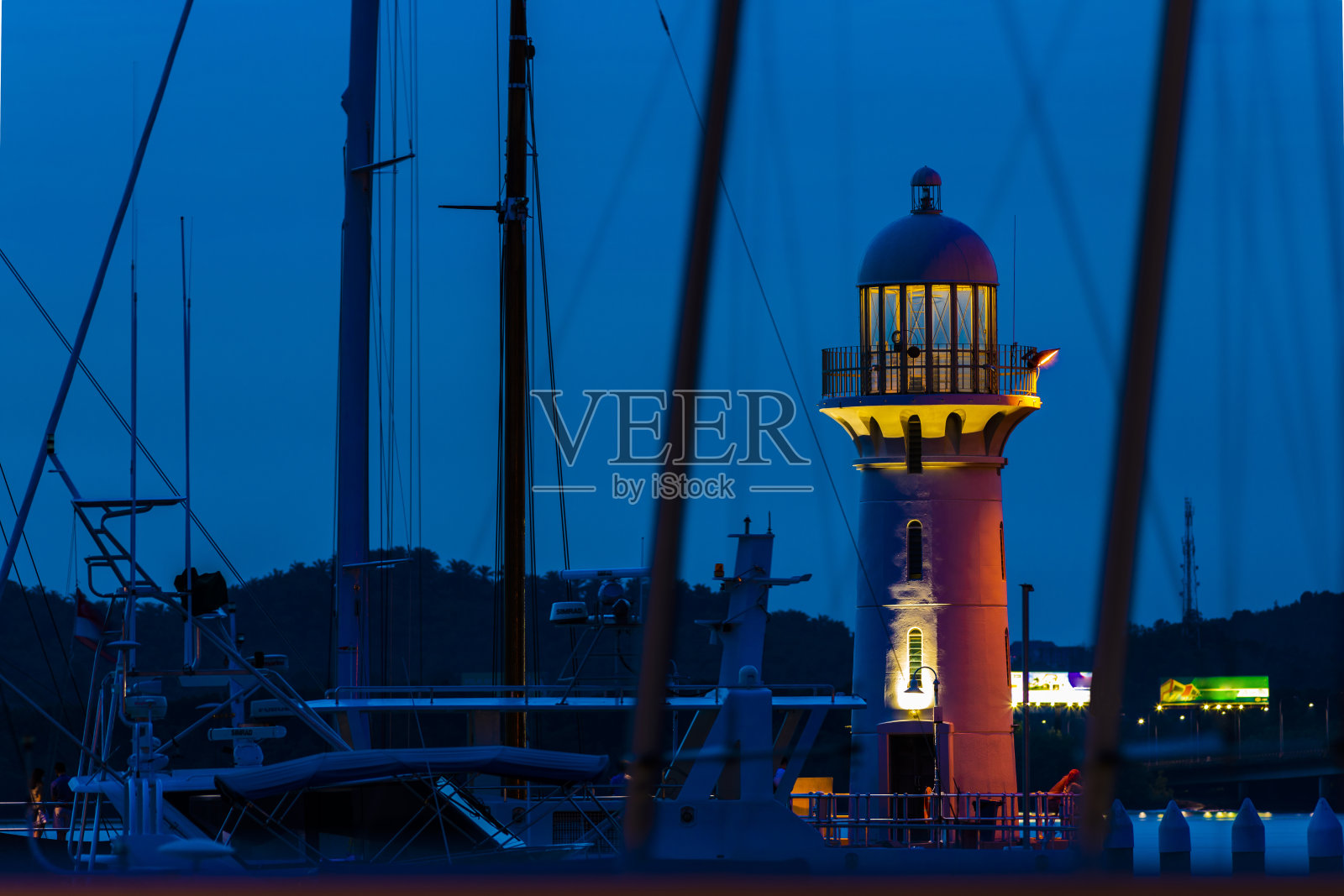 蓝色时光的灯塔照片摄影图片