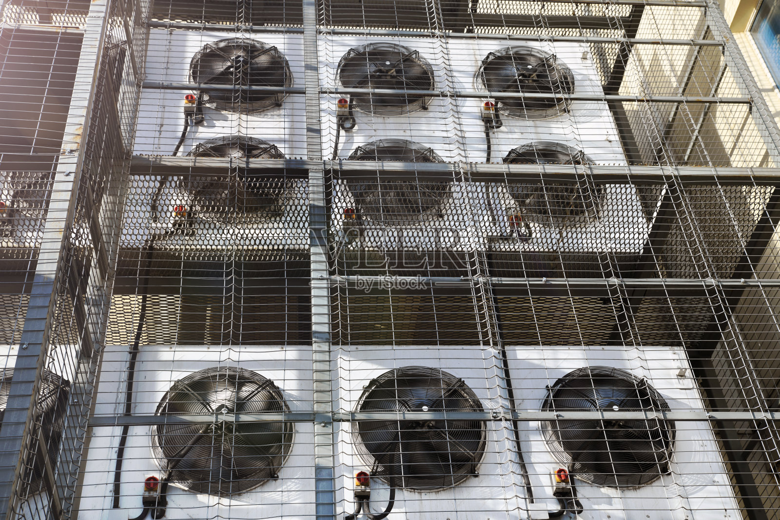 空调用工业风扇。照片摄影图片