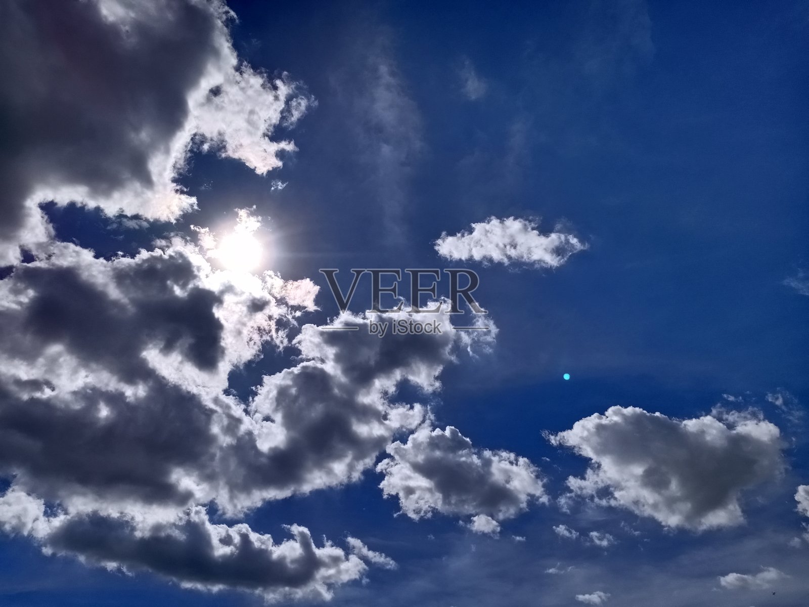 蓝色的天空照片摄影图片