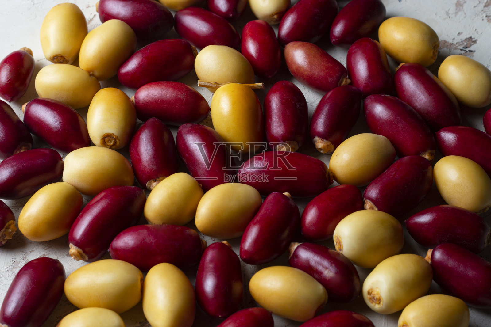 鲜果红枣，鲜黄果红枣。照片摄影图片