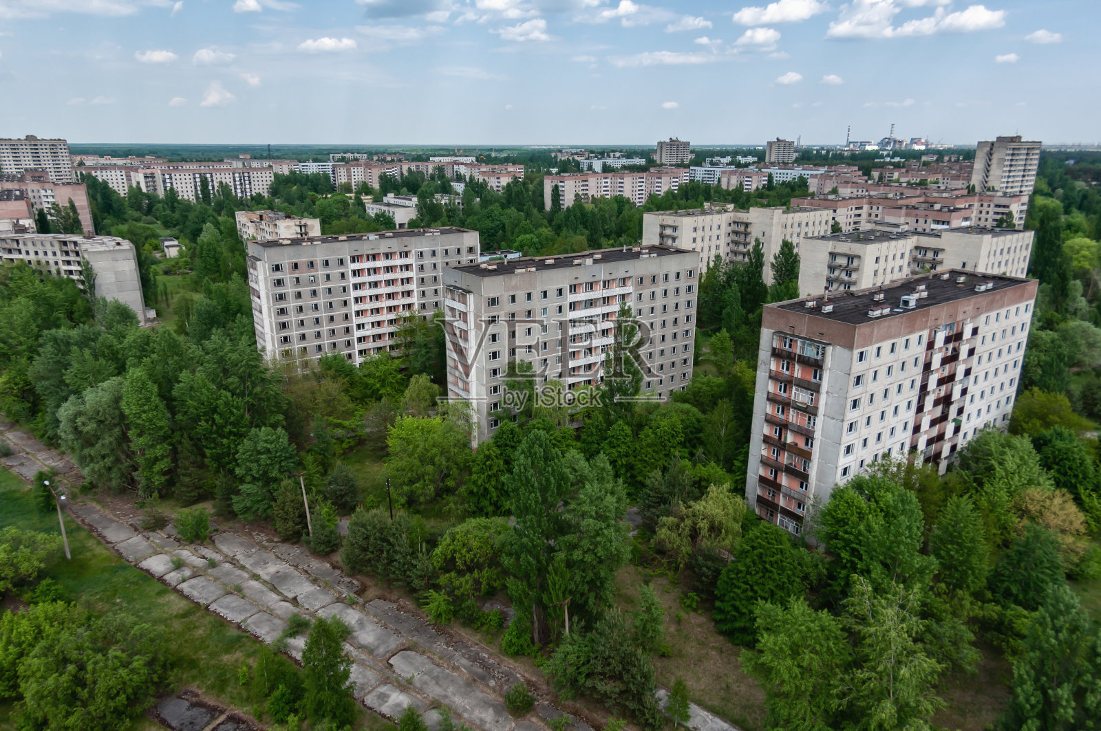 普里皮亚特城市全景，切尔诺贝利隔离区。苏联乌克兰切尔诺贝利核电站隔离区照片摄影图片