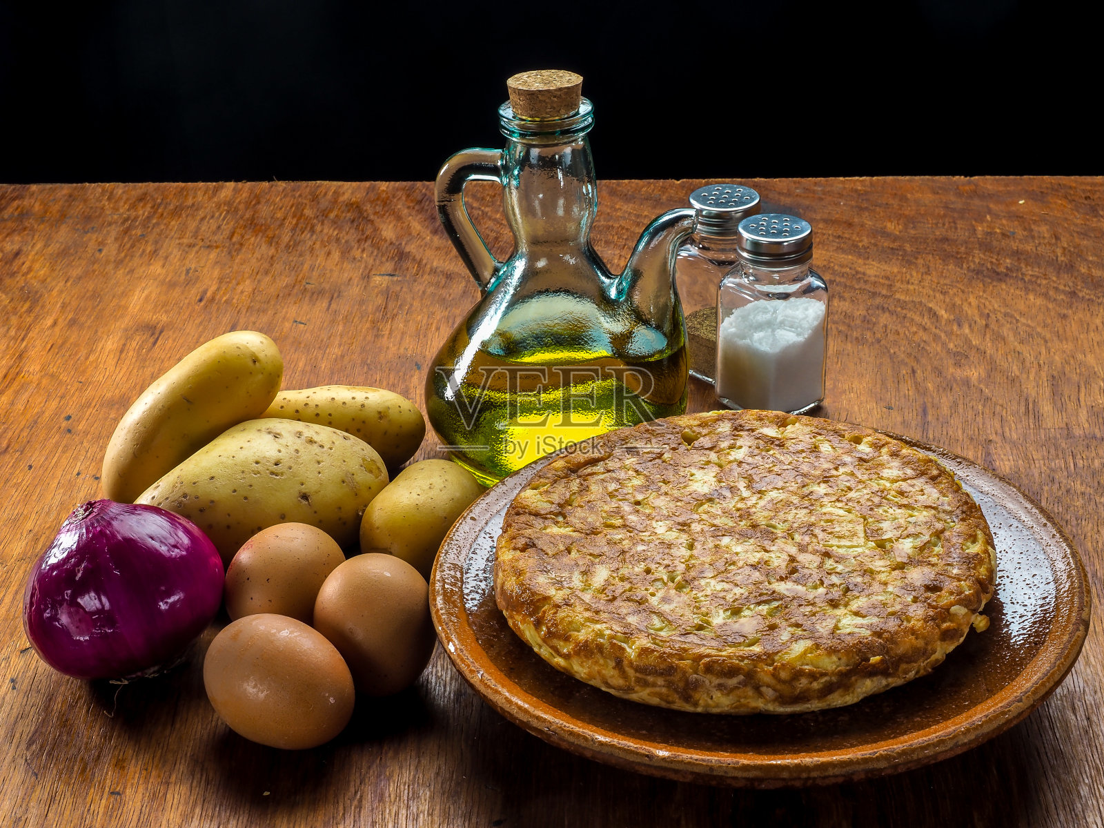 马铃薯煎蛋盘照片摄影图片