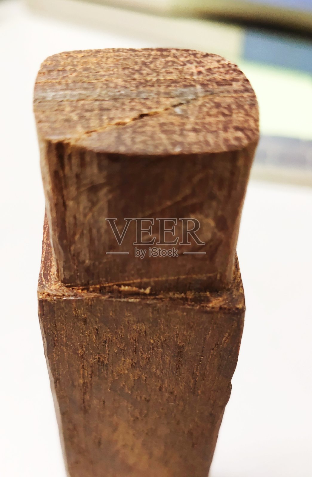 印度尼西亚宾坦，2020年8月1日，一幅独特的木画照片摄影图片