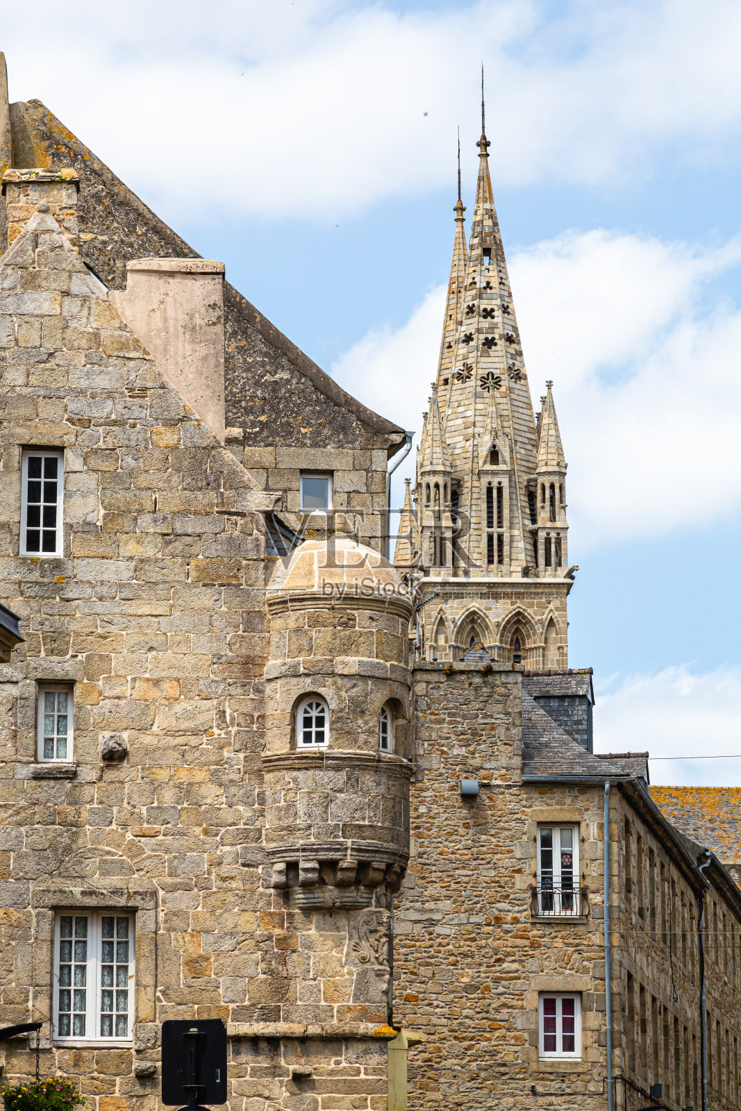 位于布列塔尼的历史小镇圣波尔德里昂照片摄影图片