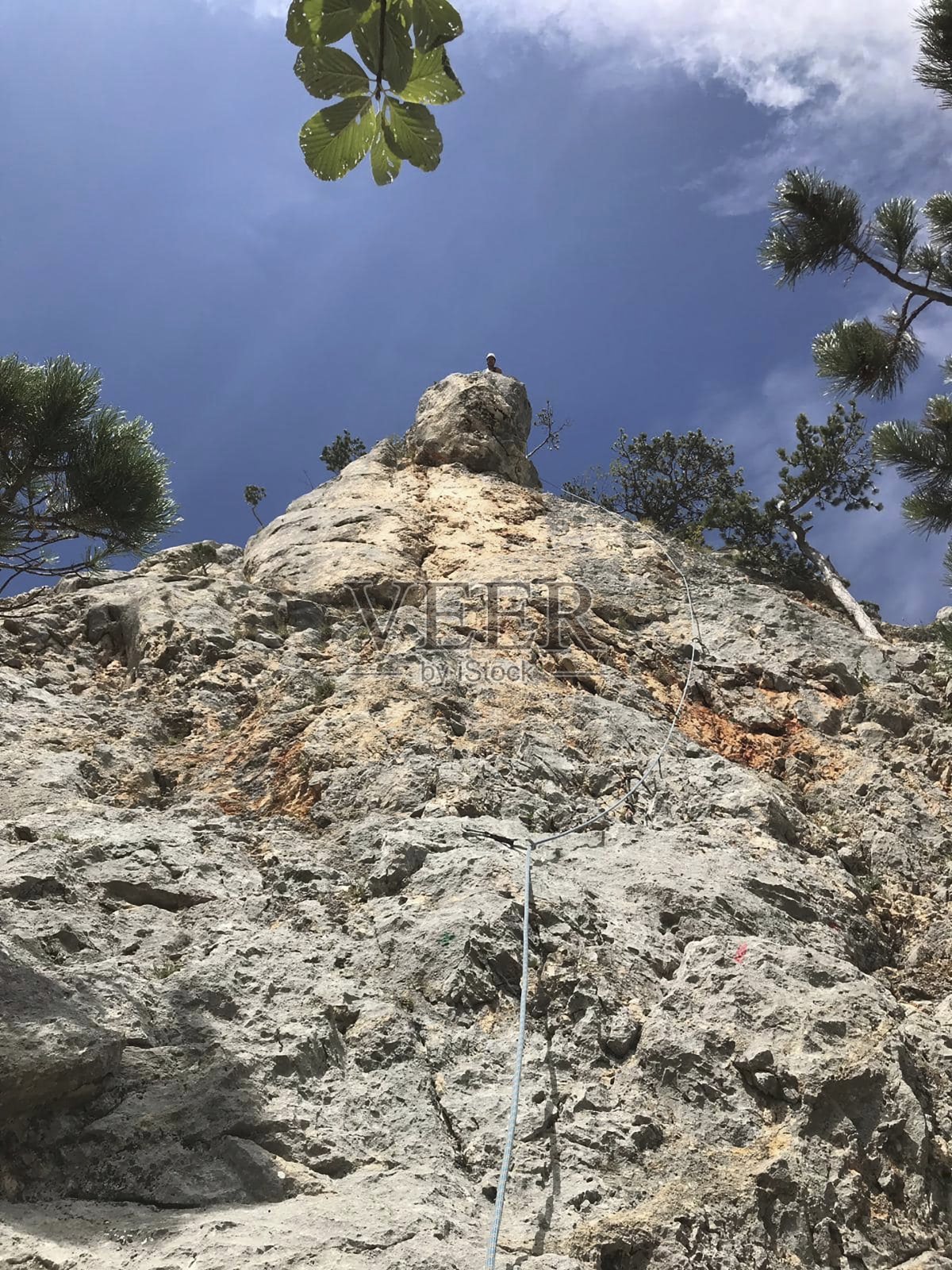 一块可以攀爬的岩石照片摄影图片