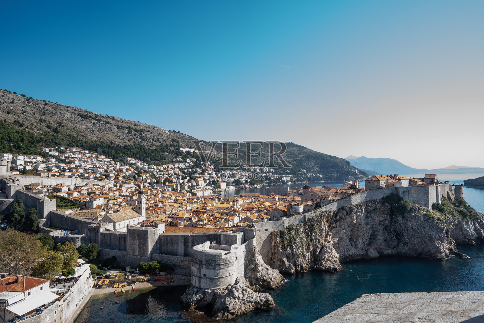 克罗地亚亚得里亚海杜布罗夫尼克城堡垒的古城墙照片摄影图片