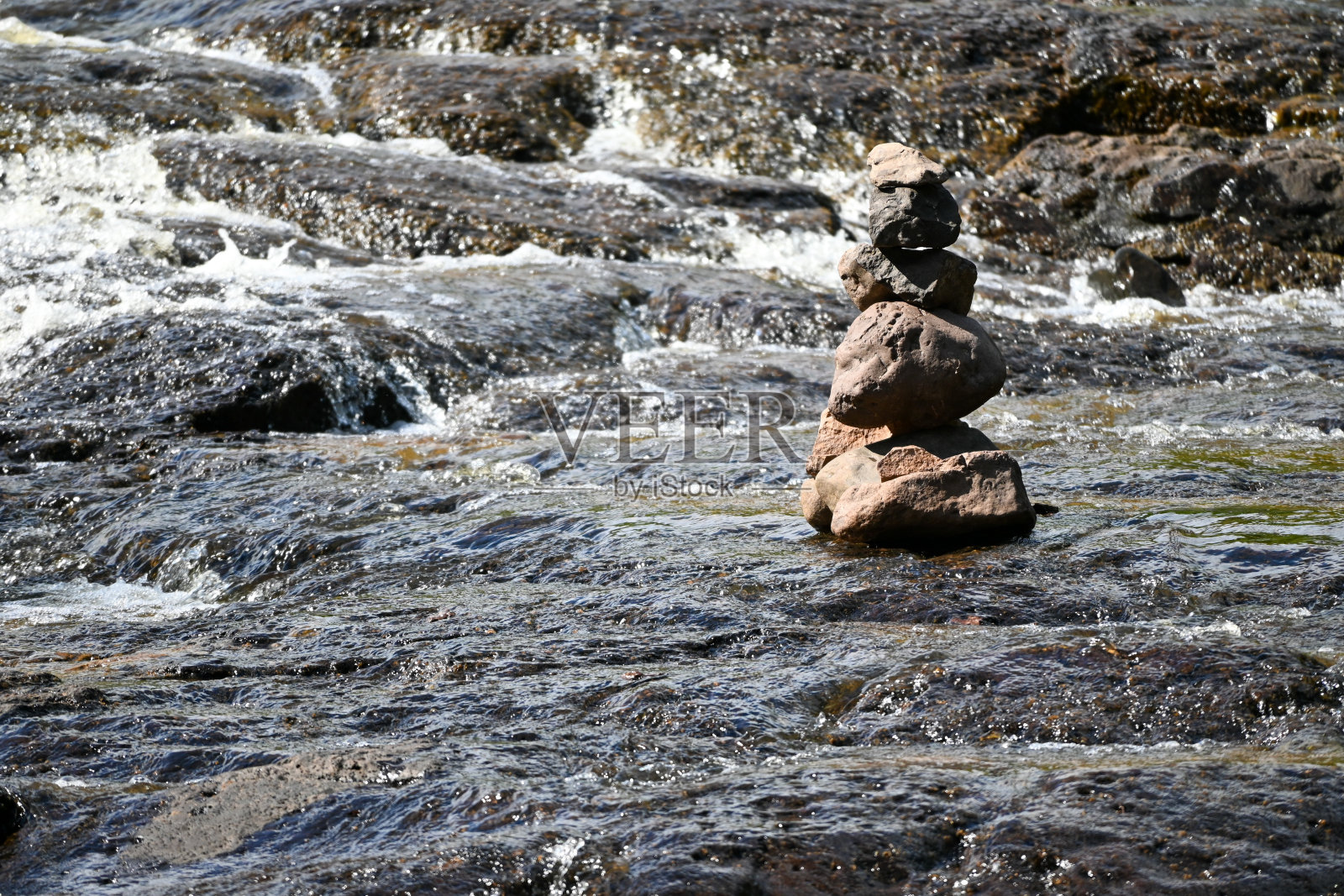 凯恩在水中照片摄影图片