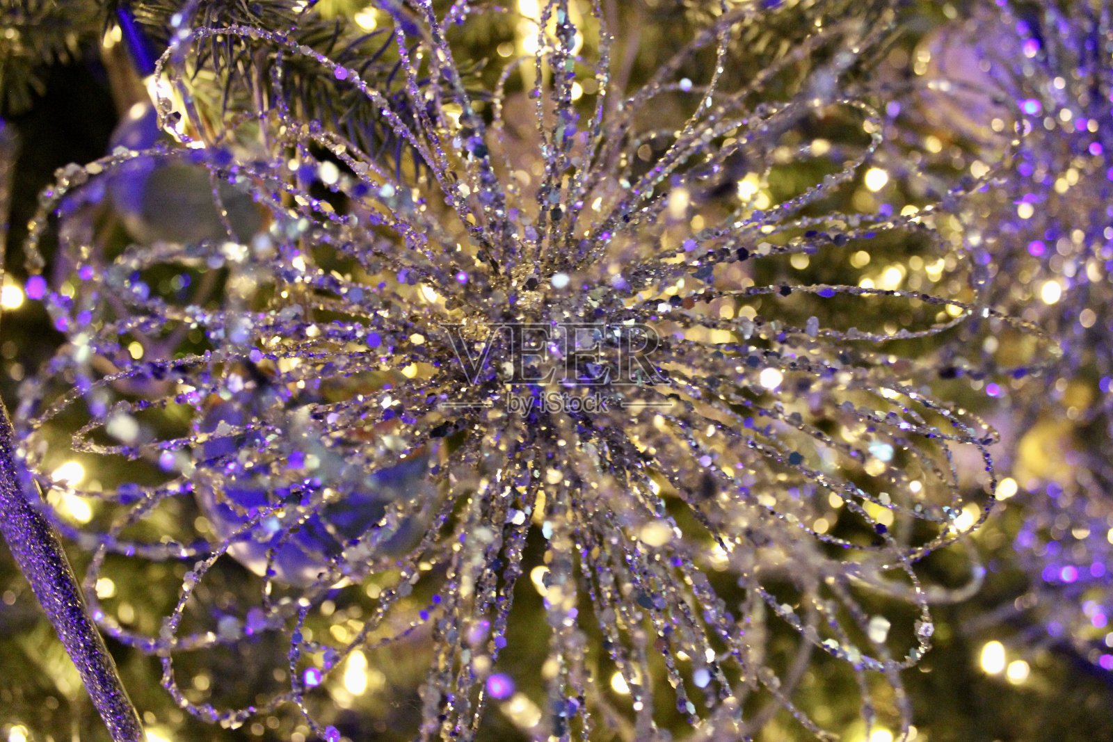 白银和黄金。圣诞背景，圣诞装饰，圣诞墙纸照片摄影图片