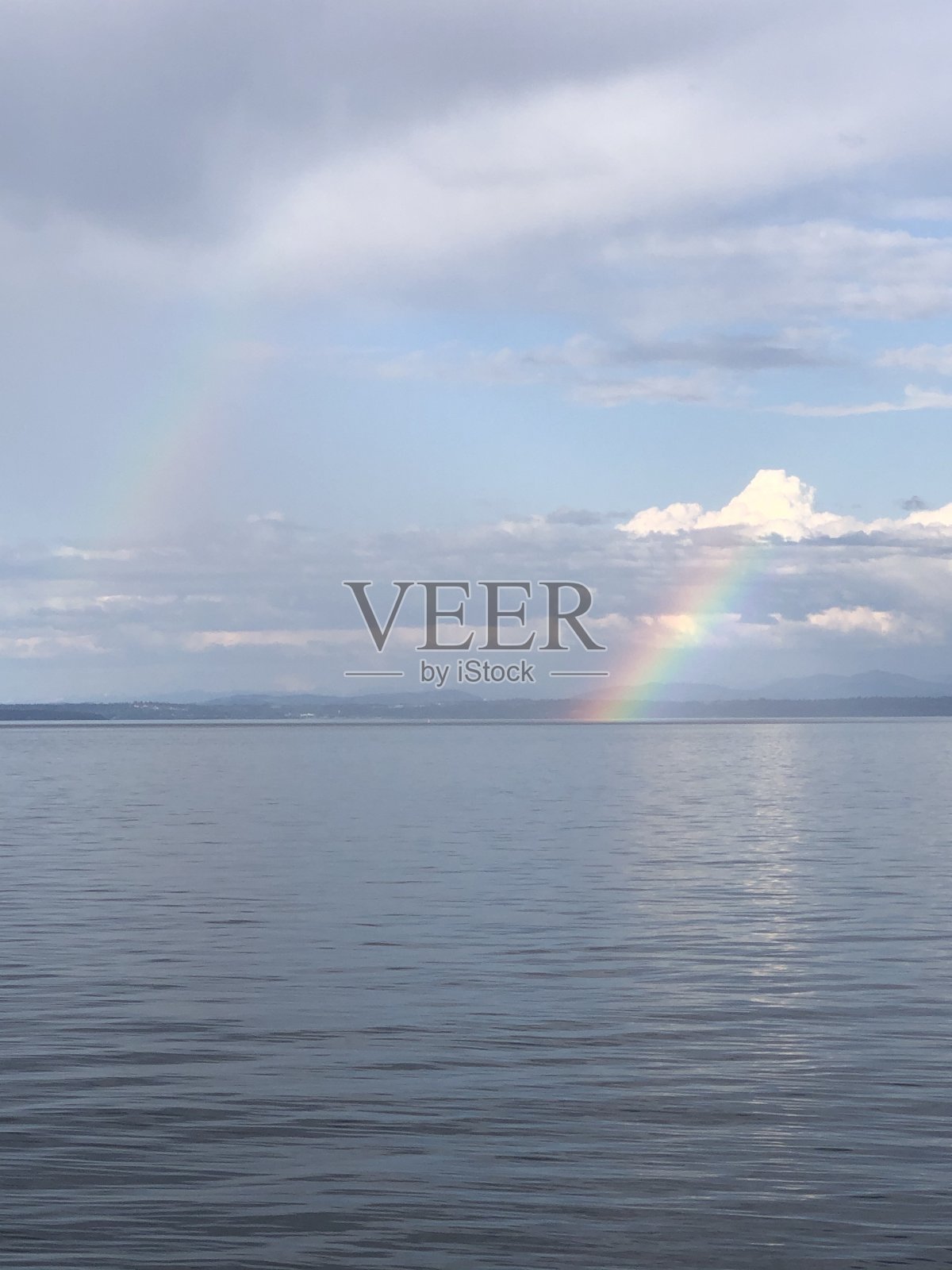 海上的彩虹照片摄影图片